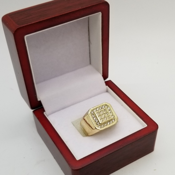 Mans Ring - Picture 2 of 3